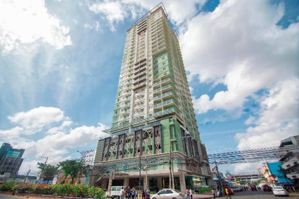 1822 Deluxe Twin - Migas Haven At Sunvida Tower Apartment Cebu Bagian luar foto